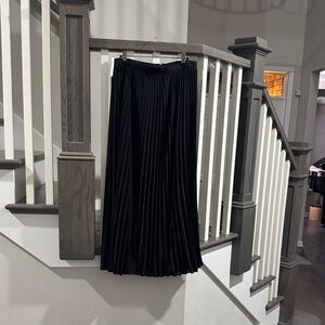 Banana Republic Elegant Black Pleated Maxi Skirt